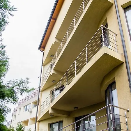 Vila With Balcony And Parking 1