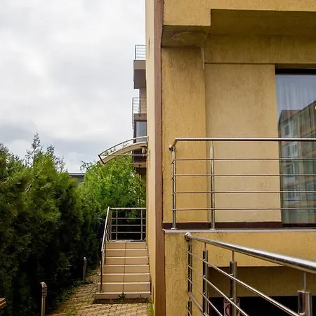 Vila With Balcony And Parking 1