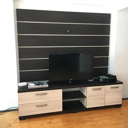 Daire Vila With Balcony And Parking 1 *