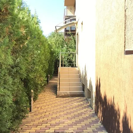 Vila With Balcony And Parking 1 Bükreş