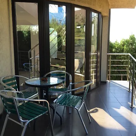 Daire Vila With Balcony And Parking 1 Bükreş
