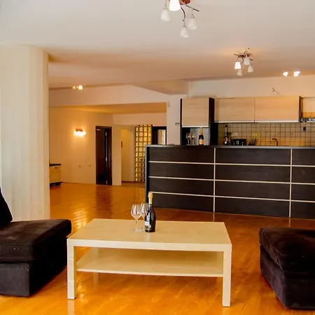 Daire Vila With Balcony And Parking 1